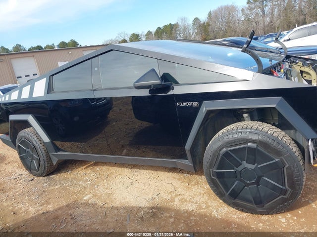 Tesla Cybertruck All-wheel Drive 2024 7G2CEHED0RA013462 Image 13
