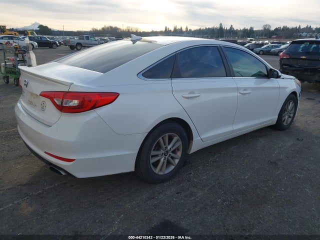 2015 HYUNDAI SONATA 5NPE24AF3FH179575 Photo 3