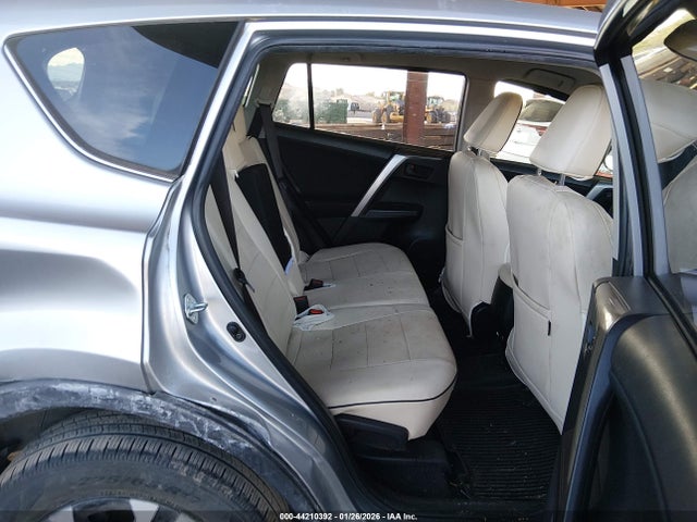 JTMZFREV9JJ172621 Toyota RAV4 LE