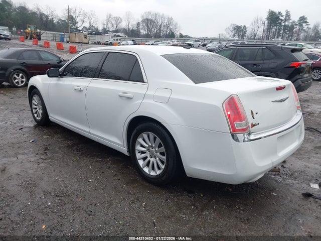 2014 CHRYSLER 300 2C3CCAAG4EH380764 Photo 2