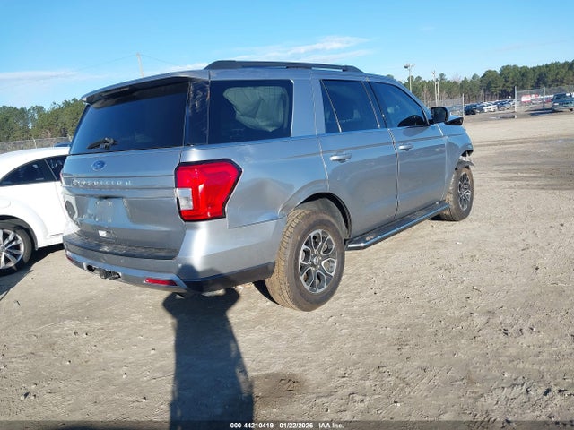 1FMJU1JT8NEA66244 Ford Expedition Xlt