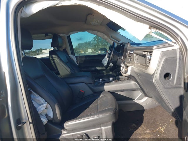 1FMJU1JT8NEA66244 Ford Expedition Xlt