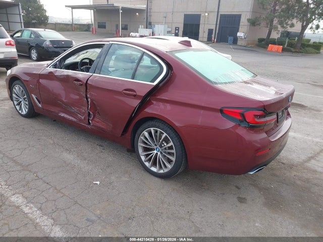 2023 BMW 530E WBA13AG08PCN19052 Photo 2