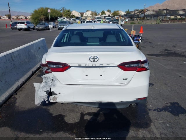 Toyota CAMRY LE 2022 4T1C11AK7NU663853 Image 16