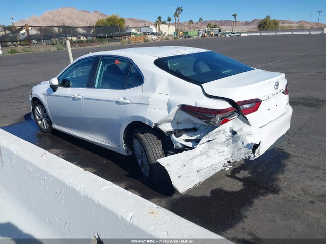 Toyota CAMRY LE 2022 4T1C11AK7NU663853 Image 3