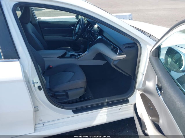 Toyota CAMRY LE 2022 4T1C11AK7NU663853 Image 5