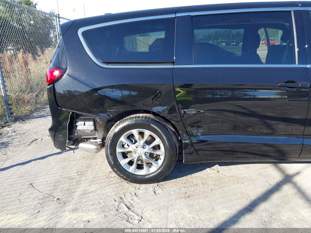 2026 CHRYSLER PACIFICA 2C4RC1GG4TR193688 Photo 5