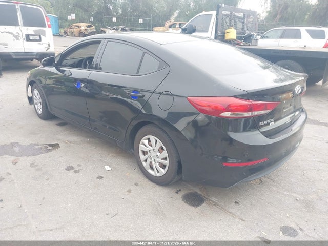 5NPD74LF7JH279939 Hyundai ELANTRA SE