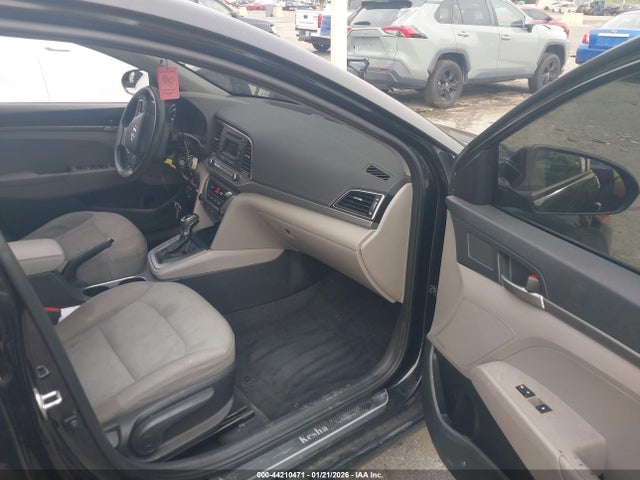 5NPD74LF7JH279939 Hyundai ELANTRA SE