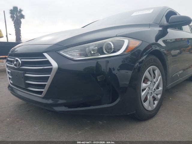 5NPD74LF7JH279939 Hyundai ELANTRA SE