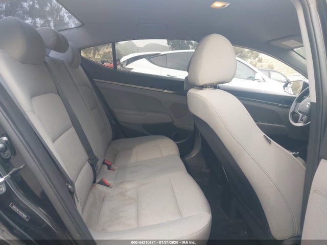 5NPD74LF7JH279939 Hyundai ELANTRA SE