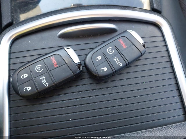 2019 Chrysler 300 Limited Awd მანქანა იყიდება აუქციონზე, vin: 2C3CCAKG6KH689968, აუქციონის ნომერი: 44210474