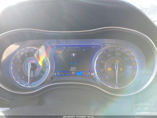 2019 Chrysler 300 Limited Awd მანქანა იყიდება აუქციონზე, vin: 2C3CCAKG6KH689968, აუქციონის ნომერი: 44210474