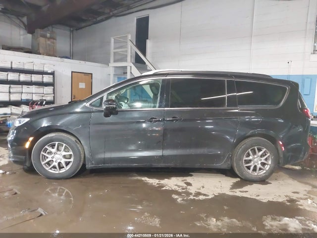 2022 Chrysler Pacifica Touring L მანქანა იყიდება აუქციონზე, vin: 2C4RC1BG1NR190497, აუქციონის ნომერი: 44210509