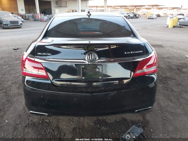 1G4GB5G39GF181916 Buick Lacrosse Leather