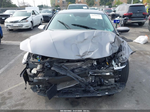 KMHLM4DG1RU697910 Hyundai ELANTRA SEL