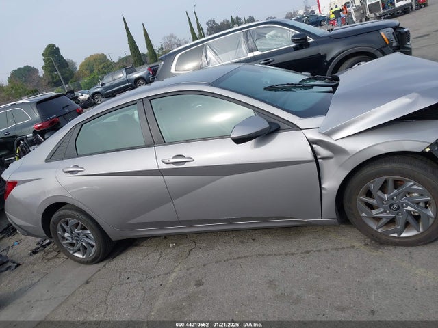 KMHLM4DG1RU697910 Hyundai ELANTRA SEL