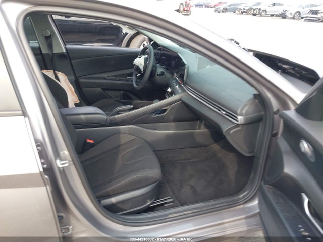 KMHLM4DG1RU697910 Hyundai ELANTRA SEL