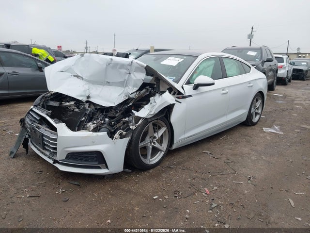 2019 AUDI A5 WAUENCF56KA065604 Photo 1