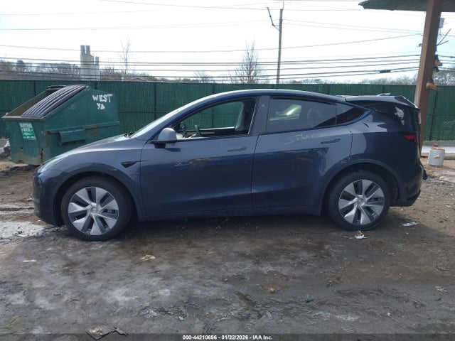 7SAYGDEE6RA236385 Tesla Model Y Long Range Dual Motor All-wheel Drive