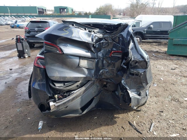 7SAYGDEE6RA236385 Tesla Model Y Long Range Dual Motor All-wheel Drive