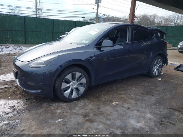 2024 TESLA MODEL Y 7SAYGDEE6RA236385 Photo 1