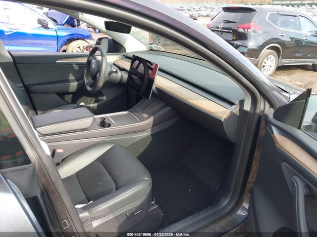 2024 TESLA MODEL Y 7SAYGDEE6RA236385 Photo 4
