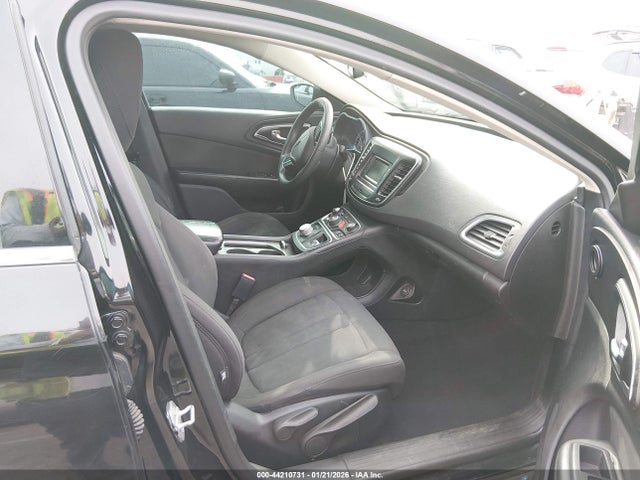 Chrysler 200 LX 2016 1C3CCCFB8GN139471 Image 5