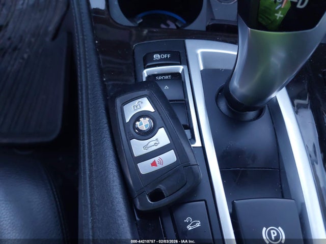 44210757 :رقم المزاد ، WBA5A7C51FD626447 vin ، 2015 Bmw 528i Xdrive مزاد بيع
