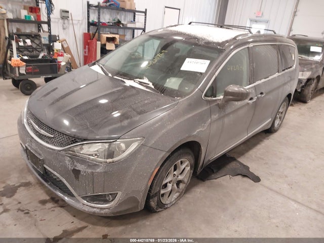 Продаж на аукціоні авто 2017 Chrysler Pacifica Touring-l Plus, vin: 2C4RC1EG2HR577642, номер лоту: 44210769