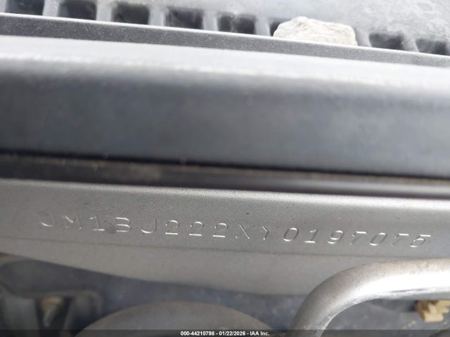 2000 Mazda Protege Dx/lx მანქანა იყიდება აუქციონზე, vin: JM1BJ222XY0197075, აუქციონის ნომერი: 44210798