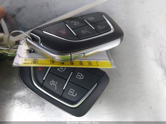 1GYC3KML9TZ704874 Cadillac Vistiq Luxury
