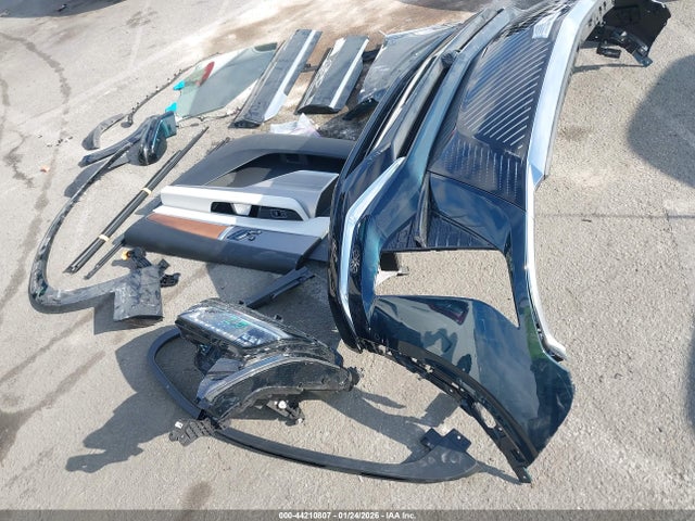 1GYC3KML9TZ704874 Cadillac Vistiq Luxury
