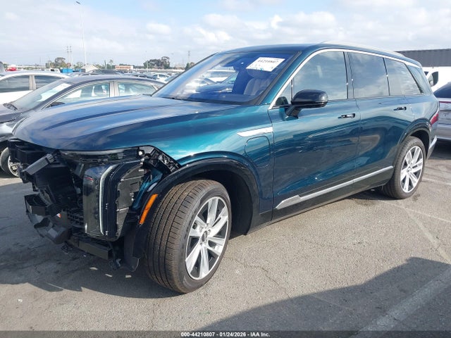 1GYC3KML9TZ704874 Cadillac Vistiq Luxury
