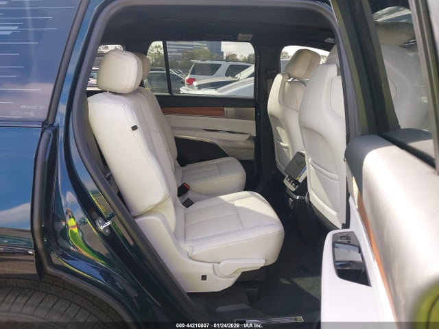 1GYC3KML9TZ704874 Cadillac Vistiq Luxury