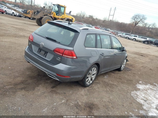 2018 VOLKSWAGEN GOLF SPORTWAGEN 3VWL17AU4JM762991 Photo 3