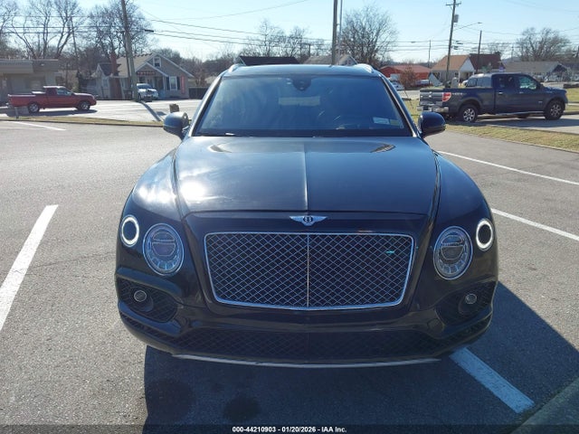 2017 Bentley Bentayga W12/w12 First Edition მანქანა იყიდება აუქციონზე, vin: SJAAC2ZV1HC013275, აუქციონის ნომერი: 44210903