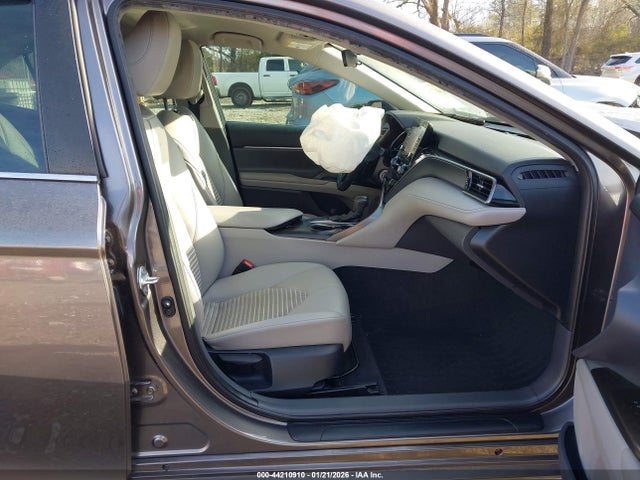 4T1G11AK1NU675806 Toyota CAMRY SE
