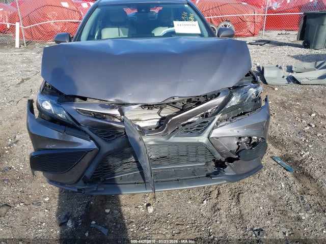 4T1G11AK1NU675806 Toyota CAMRY SE