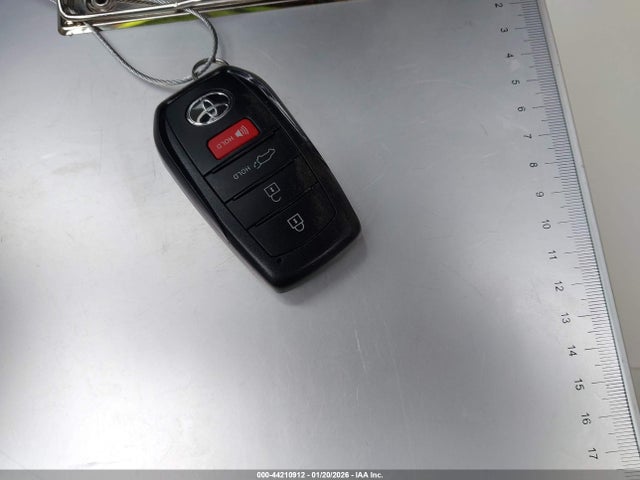 7MUDAABG5PV051781 Toyota Corolla Cross Xle