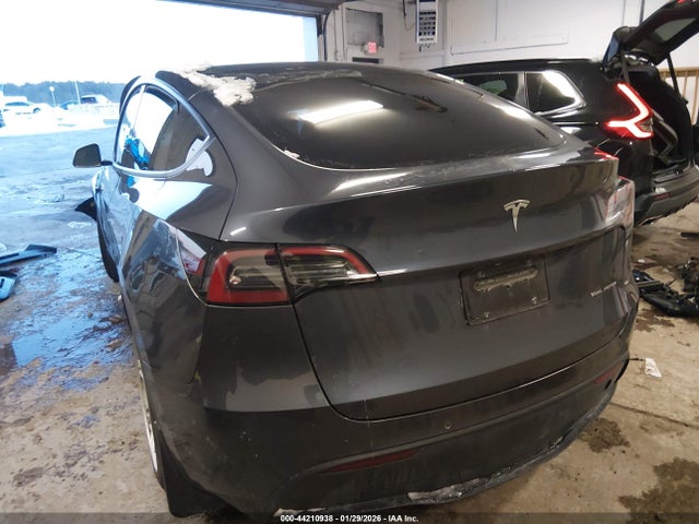 2022 TESLA MODEL Y 7SAYGAEE3NF468292 Photo 2