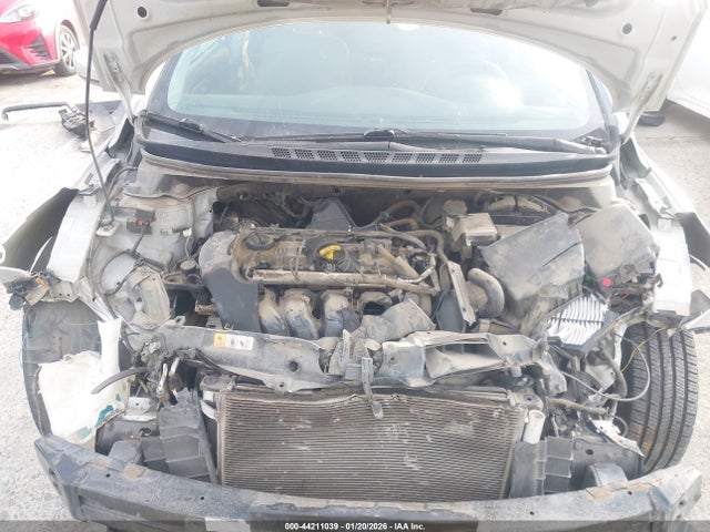 5NPDH4AE2FH583372 Hyundai ELANTRA SE