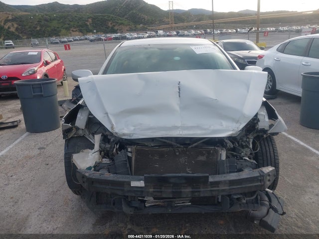 5NPDH4AE2FH583372 Hyundai ELANTRA SE