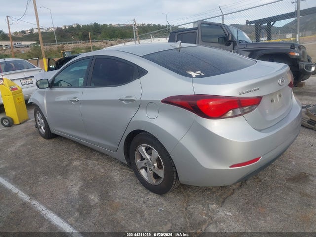 5NPDH4AE2FH583372 Hyundai ELANTRA SE