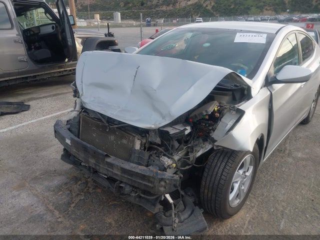 5NPDH4AE2FH583372 Hyundai ELANTRA SE