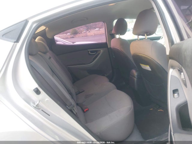 5NPDH4AE2FH583372 Hyundai ELANTRA SE