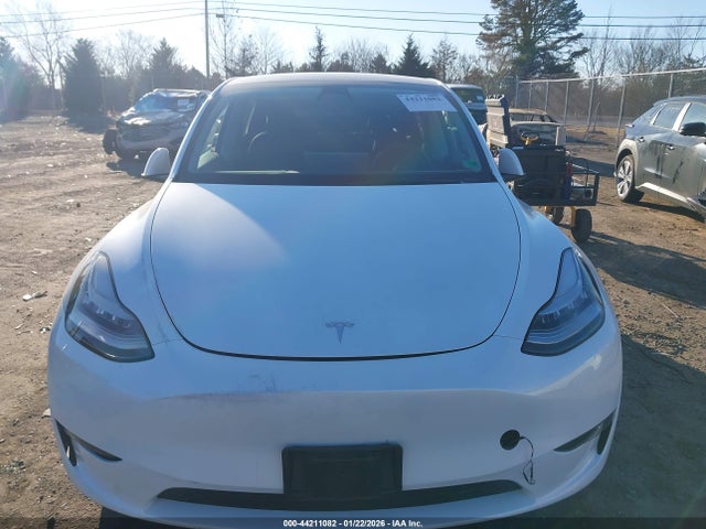 Продажа на аукционе авто 2023 Tesla Model Y Awd/long Range Dual Motor All-wheel Drive, vin: 7SAYGDEE2PA031711, номер лота: 44211082