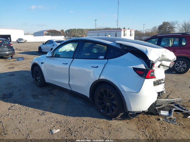2023 TESLA MODEL Y 7SAYGDEE2PA031711 Photo 2