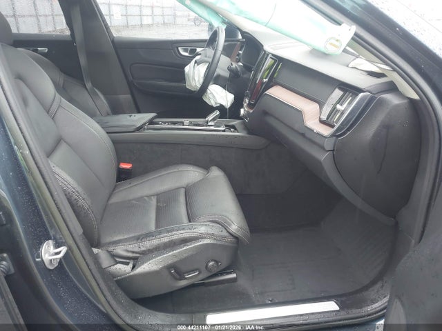 2023 VOLVO XC60 YV4L12RA5P1359797 Photo 4