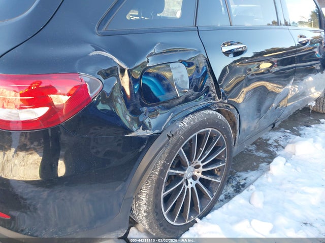 44211110 :رقم المزاد ، WDC0G6EB3HF144704 vin ، 2017 Mercedes-benz Amg Glc 43 4matic مزاد بيع